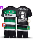 Conjunto Infantil Sporting Principal BICAMPEÃO 2024/25 - MODELO EXCLUSIVO! 🦁🏆