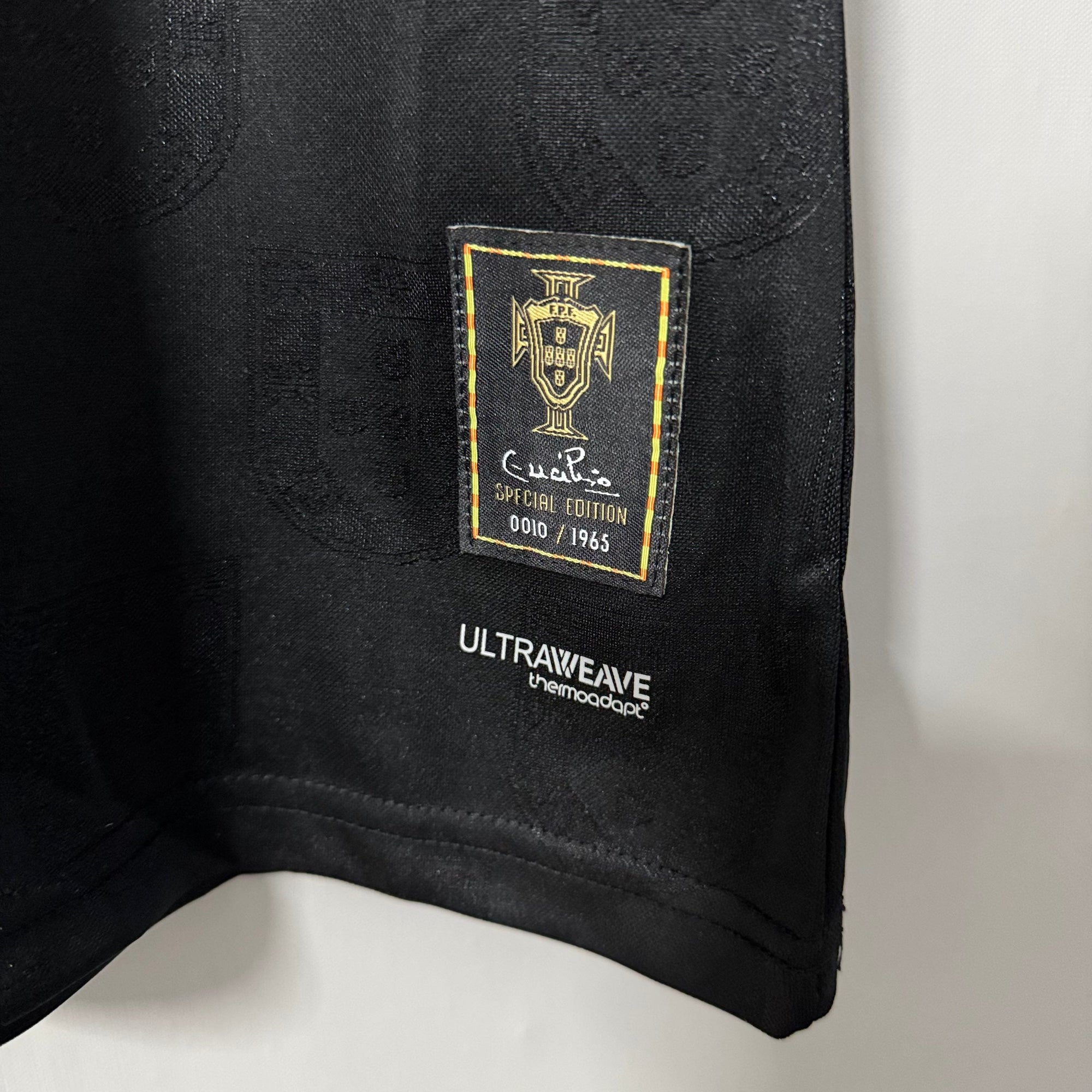 Portugal 2025/26 Eusébio Camiseta Edición Especial - Versión Jugador